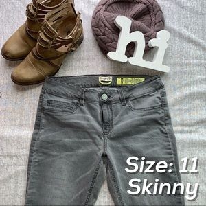 Gray Skinny Jeans / Pants